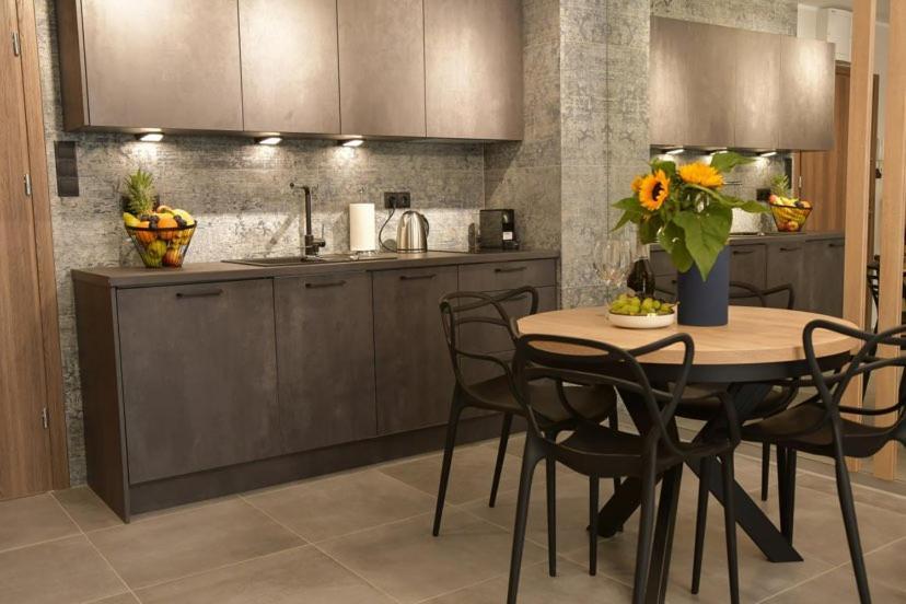 Apartament Prywatny Stone Hill Rackiewicz Z Basenem Шклярска Поремба Екстериор снимка